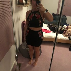 Flower detailed mini skirt